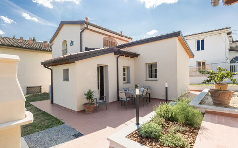 Villacolle 1, Poggio a Caiano, Hot Tub, Wifi, Ac: Pianta, Nube, Costruzione, Cielo, Proprietà, Finestra, Porta, Casa, Lotto, Interior Design