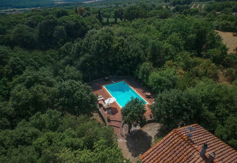 Santa Colomba House, Siena, Nature And Pool: Acqua, Proprietà, Piscina, Albero, Paesaggio Naturale, Costruzione, Paesaggio, Tempo Libero, Eco Hotel, Urban Design