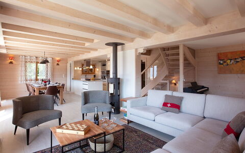 Chalet Domino: Pianta, Cielo, Costruzione, Proprietà, Finestra, Albero, Paesaggio Naturale, Lotto, Casa, Erba