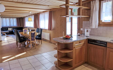 Eisiboden: Cabinetry, Proprietà, Mobilia, Finestra, Controsoffitto, Legna, Interior Design, Pavimento, Pavimentazione, Pianta Della Casa