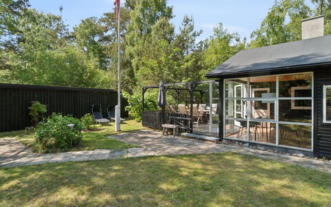 Eirik - 700M from the Sea: Legna, Casa, Portico, Deck, Latifoglie, Tetto, Color Legno, Pavimento In Legno, Eco Hotel