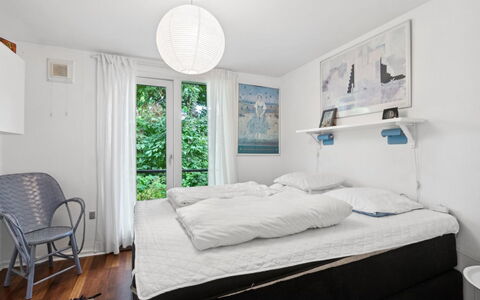 Ivar - 150M from the Sea: Mobilia, Letto, Interior Design, Camera Da Letto, Bedding, Lenzuolo, Pavimento, Soffitto, Camera, Biancheria