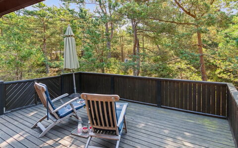 Sonya - 350M from the Sea: Legna, Pavimento In Legno, Portico, Latifoglie, Deck, Pavimento, Plank, Color Legno, Eco Hotel, Shade