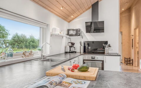 Imke - 1Km from the Sea: Legna, Pavimentazione, Interior Design, Cucina, Soffitto, Controsoffitto, Pavimento, Pavimento In Legno, Mobilia, Elettrodomestico Da Cucina