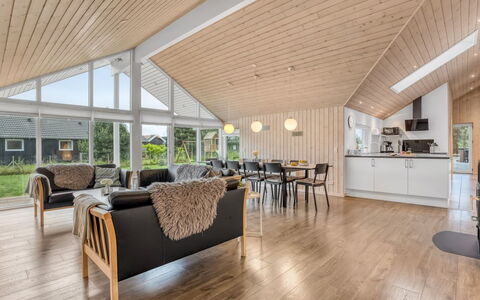 Imke - 1Km from the Sea: Legna, Soffitto, Latifoglie, Plank, Color Legno, Raccordo, Pavimento In Legno, Legname, Deck, Portico