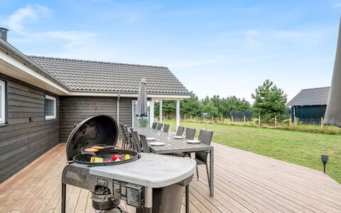 Imke - 1Km from the Sea: Tetto, Casa, Mobili Da Esterno, Villetta, Deck, Terrazza, Sedia, Shade, Giardino, Cortile