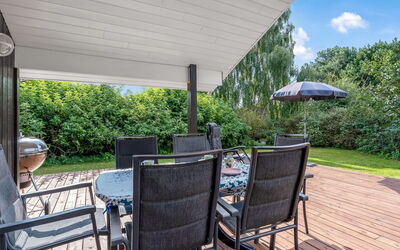 Arnsten - 900M from the Sea