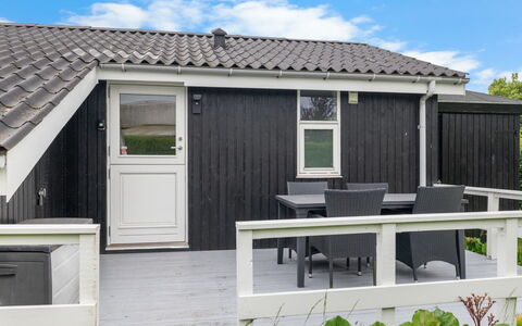 Maaria - 400M from the Sea: Mobilia, Interior Design, Pavimentazione, Pavimento, Soffitto, Camera, Sedia, Tavolo, Appartamento, Cucina & Sala Da Pranzo Tavolo