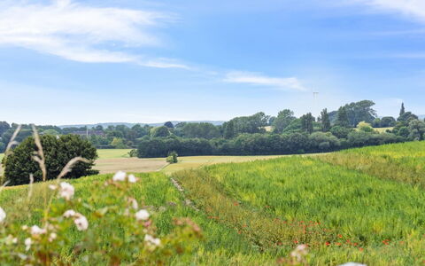 Keyla - 2.3Km from the Sea: Tetto, Casa, Casa, Villetta, Raccordo, Estate, Driveway, Edifici Giardino, Cortile, Capannone