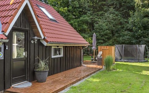 Diderik - 30Km from the Sea: Tetto, Casa, Casa, Villetta, Porta, Raccordo, Deck, Portico, Plank, Latifoglie