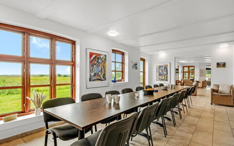 Darleen - 850M to the Fjord: Mobilia, Interior Design, Pavimentazione, Pavimento, Soffitto, Camera, Sedia, Tavolo, Appartamento, Cucina & Sala Da Pranzo Tavolo