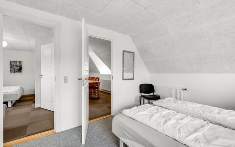 Darleen - 850M to the Fjord: Mobilia, Interior Design, Pavimentazione, Legna, Pavimento, Camera, Soggiorno, Divano, Illuminazione, Tavolo