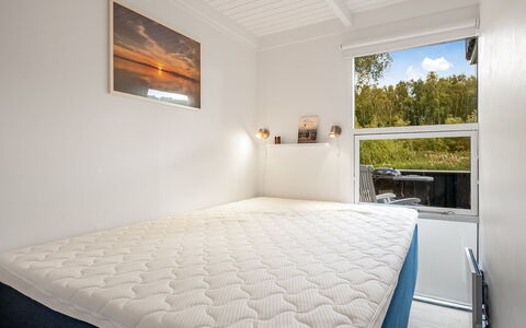 Soeren - 300M from the Sea: Camera Da Letto, Letto, Lenzuolo, Bedding, Interior Design, Biancheria, Pavimento, Pavimentazione, Soffitto, Camera