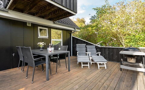 Soeren - 300M from the Sea: Legna, Casa, Portico, Deck, Latifoglie, Tetto, Color Legno, Pavimento In Legno, Eco Hotel