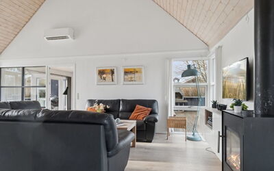 Soeren - 300M from the Sea