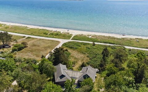 Klint - 25M from the Sea: Tetto, Casa, Porta, Villetta, Shade, Raccordo, Cortile, Estate, Backyard