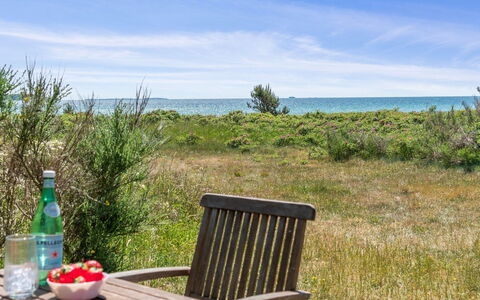Klint - 25M from the Sea: Tetto, Casa, Porta, Villetta, Shade, Raccordo, Cortile, Estate, Backyard