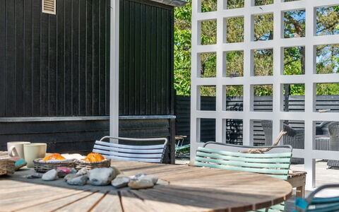 Klint - 25M from the Sea: Tetto, Casa, Porta, Villetta, Shade, Raccordo, Cortile, Estate, Backyard