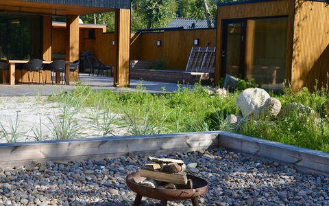 Jaane - from the Sea: Piscina, Mobili Da Esterno, Mobilia, Ricorrere, Flagstone, Eco Hotel, Shade, Sedia, Tempo Libero, Estate