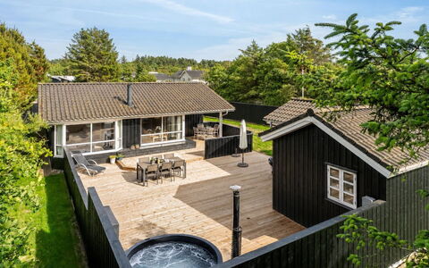 Ani - 700M from the Sea: Legna, Casa, Portico, Deck, Latifoglie, Tetto, Color Legno, Pavimento In Legno, Eco Hotel
