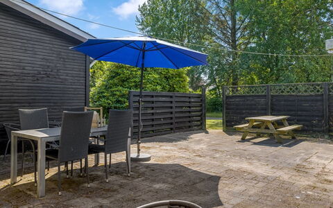 France - 5Km from the Sea: Mobilia, Interior Design, Pavimentazione, Pavimento, Soffitto, Camera, Sedia, Tavolo, Appartamento, Cucina & Sala Da Pranzo Tavolo