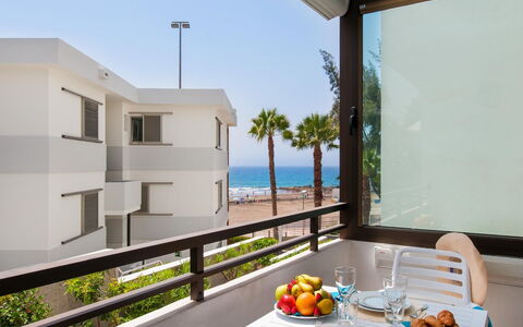 Beach Apartment Siesta 21: Verde, Foglia, Pianta, Albero, Biome, Erba, Tempo Libero, Woody Impianto, Urban Design, Tinte E Ombre