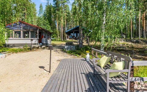 Kärppälä: Mobilia, Interior Design, Pavimentazione, Pavimento, Tavolo, Soffitto, Cucina & Sala Da Pranzo Tavolo, Illuminazione, Sedia, Casa