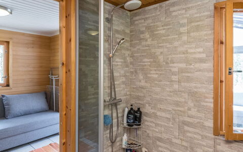 Kärppälä: Mobilia, Interior Design, Pavimentazione, Pavimento, Tavolo, Soffitto, Cucina & Sala Da Pranzo Tavolo, Illuminazione, Sedia, Casa