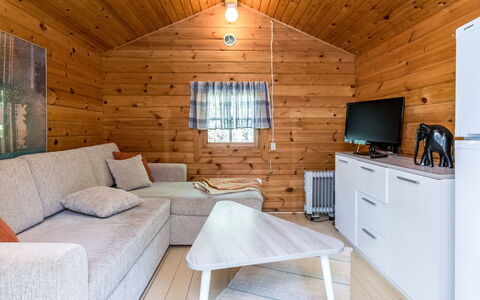 Kärppälä: Mobilia, Interior Design, Pavimentazione, Pavimento, Tavolo, Soffitto, Cucina & Sala Da Pranzo Tavolo, Illuminazione, Sedia, Casa