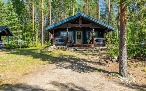 Kärppälä: Mobilia, Interior Design, Pavimentazione, Pavimento, Tavolo, Soffitto, Cucina & Sala Da Pranzo Tavolo, Illuminazione, Sedia, Casa