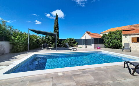 Nancy: Blu, Piscina, Materiale Composito, Mobili Da Esterno, Ricorrere, Shade, Piastrella, Giochi D'Acqua, Eco Hotel, Flagstone