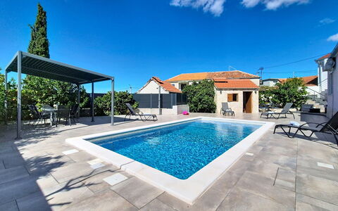 Nancy: Blu, Piscina, Materiale Composito, Ricorrere, Shade, Mobili Da Esterno, Giochi D'Acqua, Eco Hotel, Flagstone, Piastrella