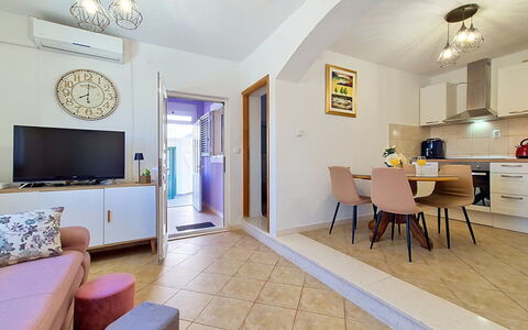 Nancy: Pavimentazione, Interior Design, Appartamento, Pavimento, Casa, Mobilia, Soffitto, Camera, Soggiorno, Divano