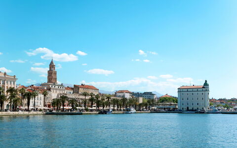 Kastel Mila: Blu, Acqua, Corpo D'Acqua, Waterway, Città, Torre, Costiera E Morfologie Oceanic, Attrazione Turistica, Canale, Mare