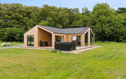 Wilgrib - 50M from the Sea: Legna, Tetto, Architettura, Casa, Casa, Villetta, Raccordo, Latifoglie, Pendenza, Estate