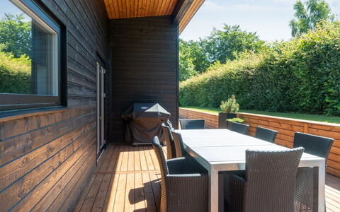 Thorkjell - 350M from the Sea: Legna, Casa, Portico, Deck, Latifoglie, Tetto, Color Legno, Pavimento In Legno, Eco Hotel