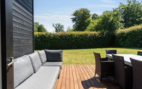 Thorkjell - 350M from the Sea: Legna, Casa, Portico, Deck, Latifoglie, Tetto, Color Legno, Pavimento In Legno, Eco Hotel