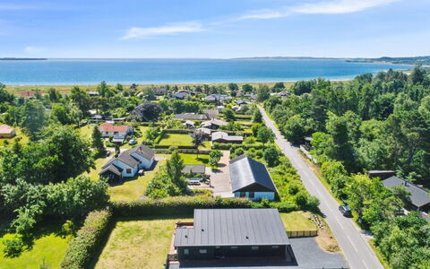 Thorkjell - 350M from the Sea: Legna, Casa, Portico, Deck, Latifoglie, Tetto, Color Legno, Pavimento In Legno, Eco Hotel