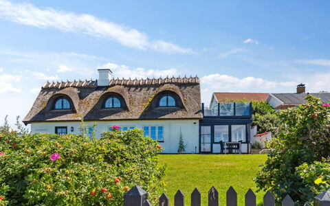 Susan - 20M from the Sea