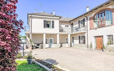 Tenuta Beatrice: Pianta, Cielo, Costruzione, Finestra, Casa, Porta, Fiore, Quartiere, Zona Residenziale, Facciata