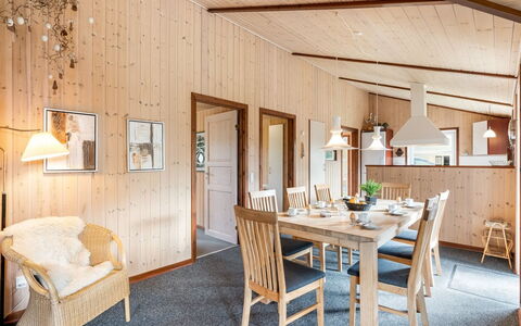 Thorger - 550M from the Sea: Tetto, Casa, Casa, Villetta, Porta, Raccordo, Deck, Portico, Plank, Latifoglie