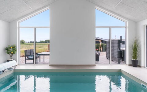 Christian - 600M from the Sea: Piscina, Materiale Composito, Shade, Illuminazione Diurna, Design, Mobili Da Esterno, Ricorrere, Struttura Esterna, Villa, Hotel