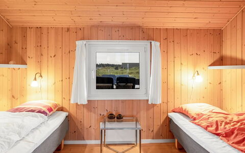 Udder - 250M from the Sea: Legna, Camera Da Letto, Interior Design, Letto, Soffitto, Illuminazione, Pavimento, Bedding, Lenzuolo, Telaio Del Letto