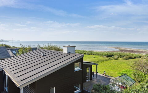 Nilson - 50M from the Sea: Erba, Legna, Area Rurale, Arbusto, Villetta, Tetto, Plain, Lotto, Casa, Groundcover
