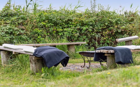Nilson - 50M from the Sea: Erba, Legna, Area Rurale, Arbusto, Villetta, Tetto, Plain, Lotto, Casa, Groundcover