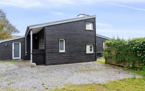 Nilson - 50M from the Sea: Erba, Legna, Area Rurale, Arbusto, Villetta, Tetto, Plain, Lotto, Casa, Groundcover