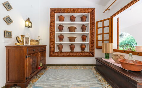 Atzeni: Mobilia, Pianta, Legna, Interior Design, Cabinetry, Cornice, Pavimentazione, Pavimento, Parete, Soggiorno