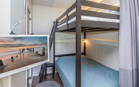 Vuosselin Helmi B21: Pavimentazione, Pavimento, Interior Design, Letto A Castello, Legna, Camera Da Letto, Soffitto, Letto, Mobilia, Camera