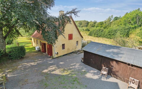 Waldemar - 8Km from the Sea: Legna, Tetto, Architettura, Casa, Casa, Villetta, Raccordo, Latifoglie, Pendenza, Estate