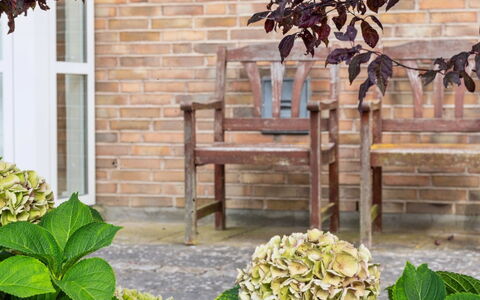 Agneta - 150M from the Sea: Casa, Villetta, Portico, Latifoglie, Raccordo, Deck, Shade, Plank, Estate, Edifici Giardino